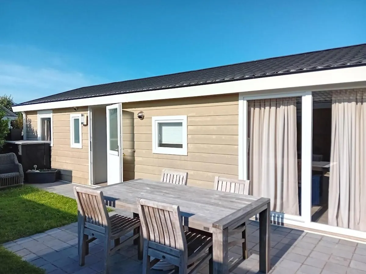 Seahorse Chalet Near The Beach Bredene